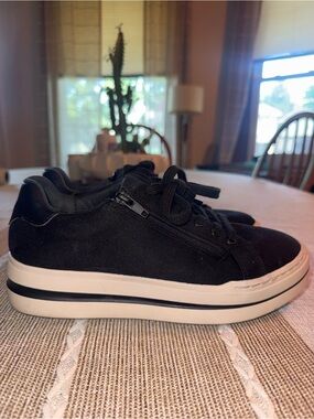 Cloudsteppers by Clarks Black Lace-Up Sneakers with White Platform